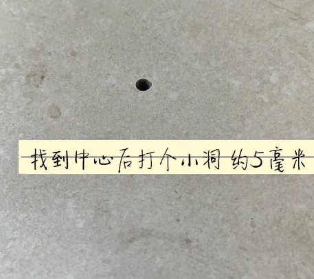 中卫瓷砖空鼓维修公司专业解答在瓷砖铺贴过程中，如果砂料搅拌不均匀，将会带来以下问题